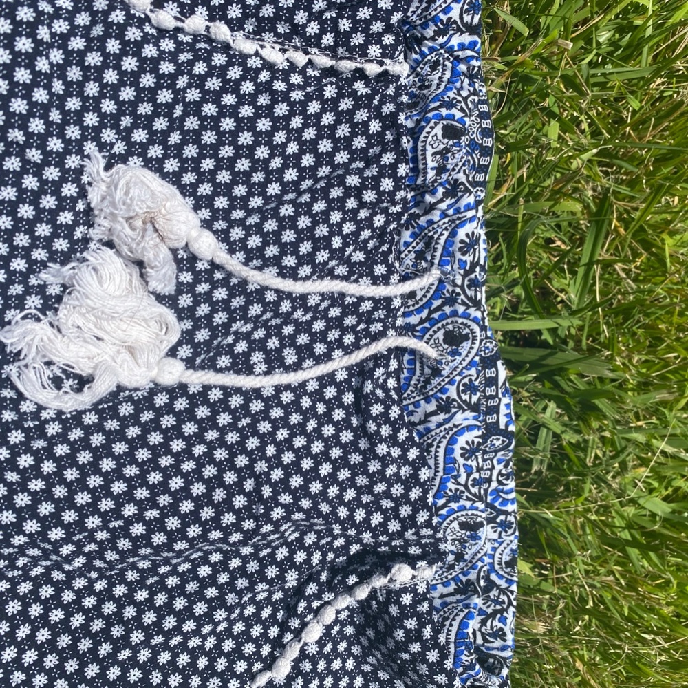 LISTICLE SHORTS - Picture 3 of 4
